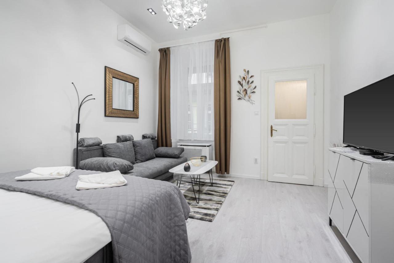Stellar Dwell Apartment — Photos 2